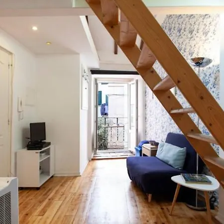 Alfama Ii, Eco-penthouse With French Balcony ליסבון