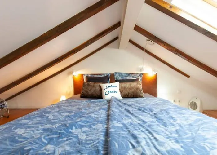 Alfama Ii, Eco-penthouse With French Balcony