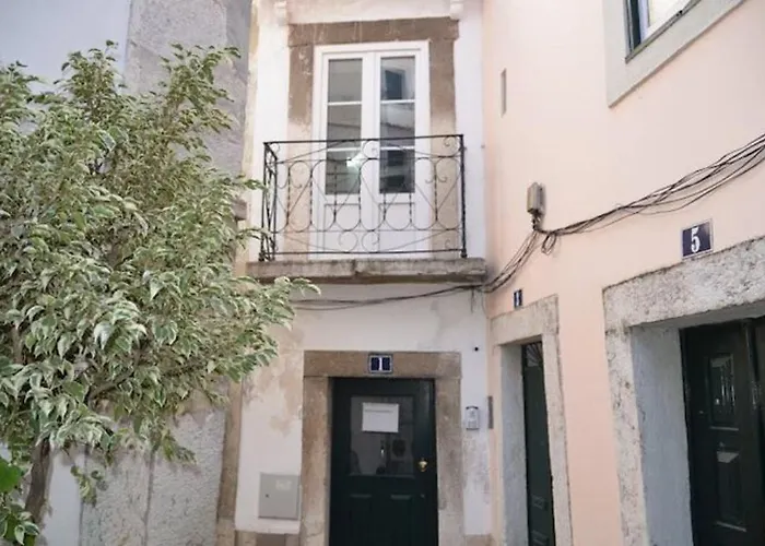 Alfama Ii, Eco-penthouse With French Balcony Apartment *